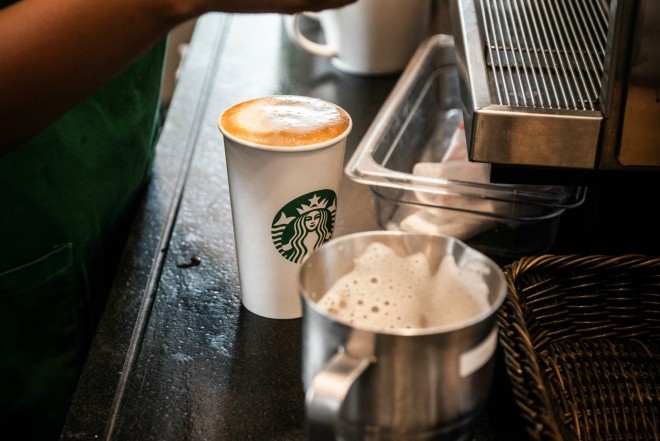 Starbucks muốn tìm kiếm những đột phá mới thông qua đầu tư vào startup. Ảnh:Bloomberg.
