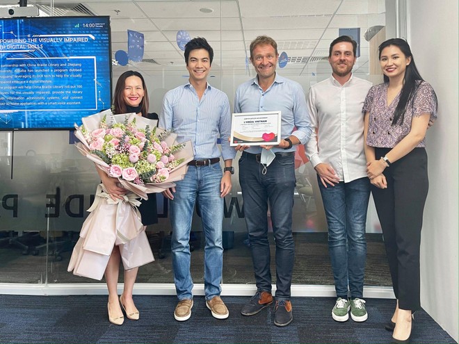 Lazada Việt Nam công bố và trao giải cho 12 thương hiệu nổi bật trong năm 2020