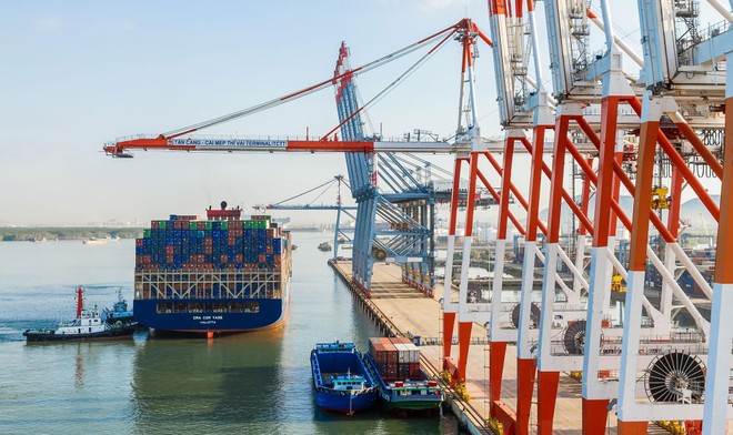 Xuất nhập khẩu là một trong những điểm sáng của kinh tế Việt Nam năm 2022. Ảnh: Shutterstock