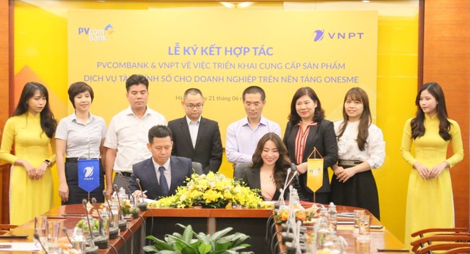 PVcomBank đã ký kết hợp tác với VNPT trong việc triển khai cung cấp các sản phẩm dịch vụ tài chính số cho khách hàng trên oneSM.