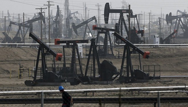 OPEC hoãn họp như dự kiến, giá dầu lao dốc trở lại trong tuần tới