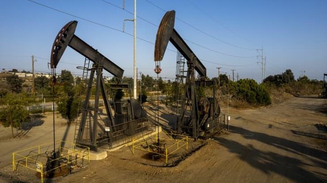 Cuộc chiến nguồn cung đang treo lơ lửng trên thị trường dầu mỏ