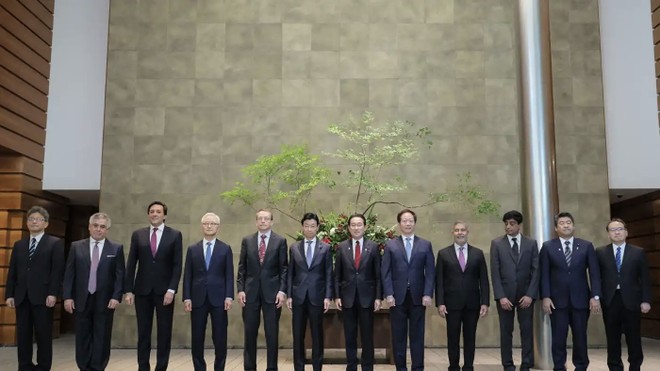 Thủ tướng Nhật Bản Fumio Kishida gặp gỡ các giám đốc điều hành của các nhà sản xuất chất bán dẫn lớn ở Tokyo vào ngày 18/5/2023