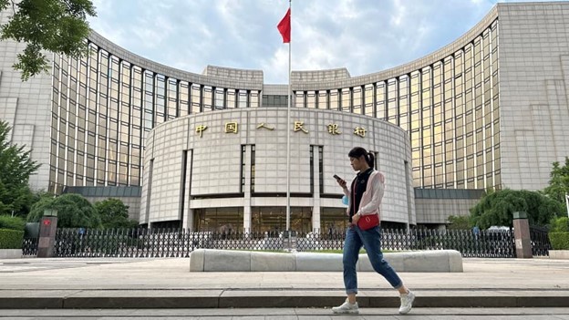 Trung Quốc cắt giảm lãi suất cho vay trung hạn lần đầu tiên sau 10 tháng