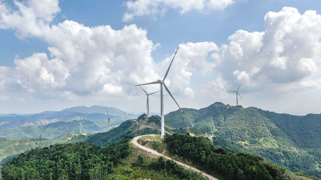 Trung Quốc sắp vượt mục tiêu năng lượng gió và mặt trời sớm hơn 5 năm