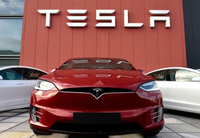 JPMorgan kiện Tesla đòi 162 triệu USD vì chứng quyền