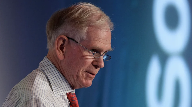 Nhà đầu tư huyền thoại Jeremy Grantham chỉ trích chiến lược yêu thích của Warren Buffett là thao túng giá cổ phiếu