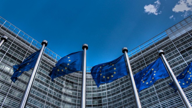 EU lên kế hoạch giảm phí của các sản phẩm tài chính và cấm trả tiền hoa hồng cho môi giới