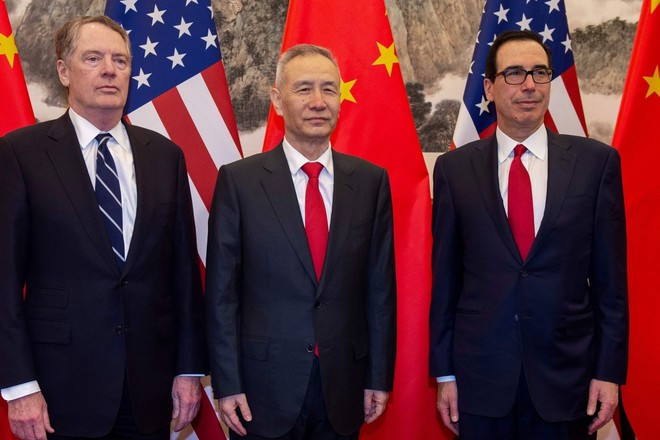 Đại diện Thương mại Mỹ Robert Lighthizer, Phó Thủ tướng Trung Quốc Lưu Hạc và Bộ trưởng Tài chính Mỹ Stephen Mnuchin. Ảnh: AFP.