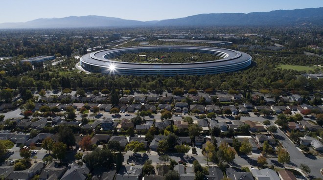 Trụ sở “tàu vũ trụ” của Apple tại Cupertino, California.