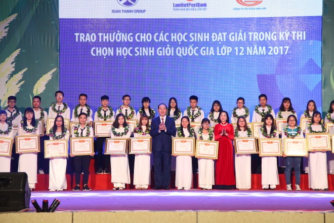 LienVietPostBank: “Chắp cánh ước mơ” học sinh giỏi tỉnh Ninh Bình