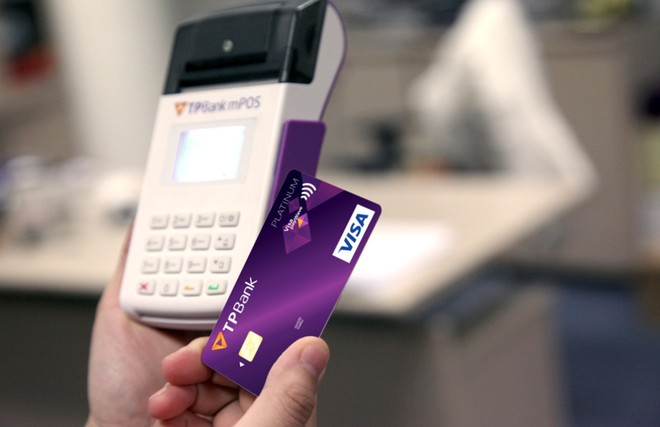 TPBank triển khai thẻ Visa payWave “chạm nhẹ là thanh toán“