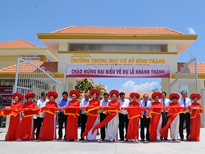 Lễ cắt băng khánh thành công trình trường THCS Bình Thành, huyện Đức Huệ, tỉnh Long An