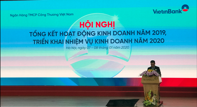 Ông Trần Minh Bình, Tổng giám đốc VietinBank trình bày Báo cáo tại Hội nghị