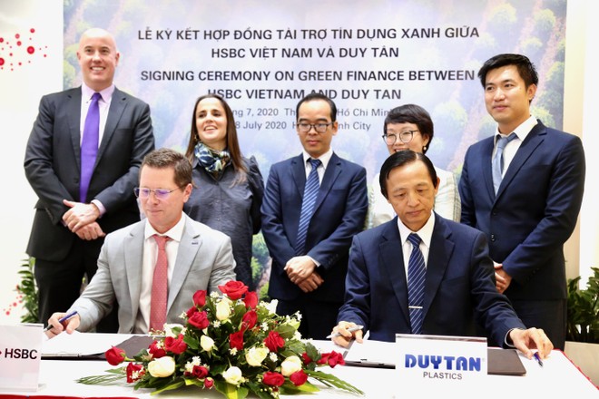 HSBC tài trợ tín dụng xanh cho Nhà máy tái chế nhựa Duy Tân
