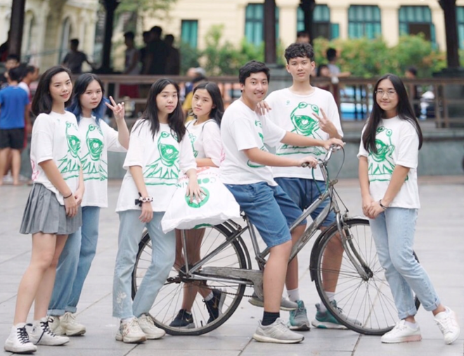 Cobtain được lập nên từ 7 bạn học sinh đang theo học tại các trường trung học BVIS, Concordia, BIS và Archimedes trên địa bàn thành phố Hà Nội