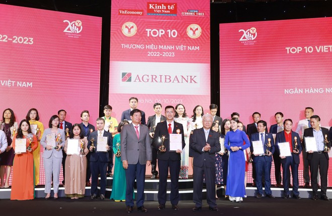 Agribank lọt Top 10 thương hiệu mạnh Việt Nam 2023