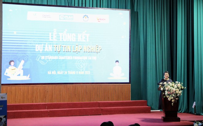 Bà Trịnh Như Quỳnh, Giám đốc Đối ngoại, Ngân hàng Standard Chartered Việt Nam phát biểu tại sự kiện