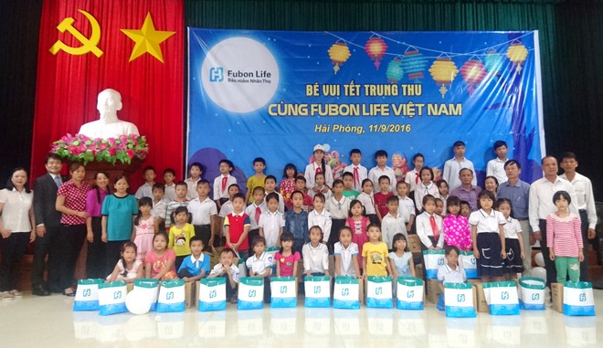 Fubon Life Việt Nam mang Tết Trung thu đến cho trẻ em khó khăn ba miền