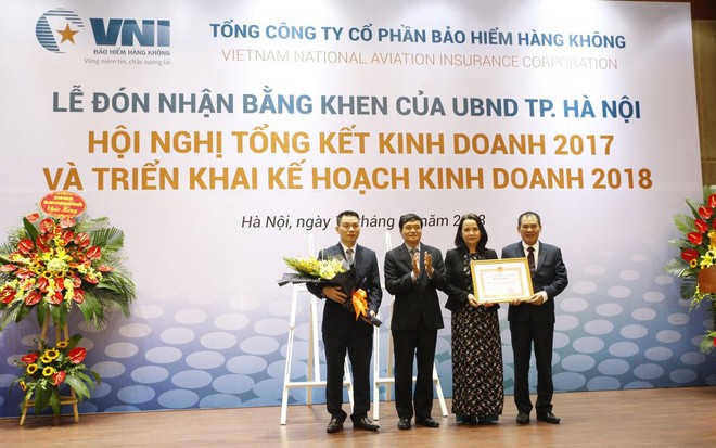 Bảo hiểm Hàng không (VNI) đón nhận Bằng khen của UBND TP Hà Nội