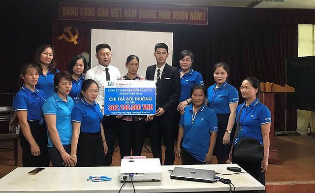 Fubon Life Việt Nam chi trả quyền lợi bảo hiểm cho khách hàng tử vong vì mắc bệnh hiểm nghèo tại Nghệ An