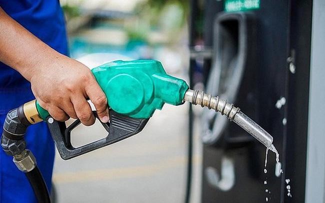 Nhiều doanh nghiệp nhập khẩu xăng dầu kêu lỗ và đề xuất được cấp bù từ Quỹ bình ổn xăng dầu.