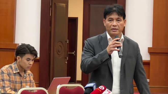 Ông Đặng Ngọc Minh, Phó Tổng cục trưởng Tổng cục Thuế trả lời báo chí tại họp báo chiều 30/3 - Ảnh: M.Minh