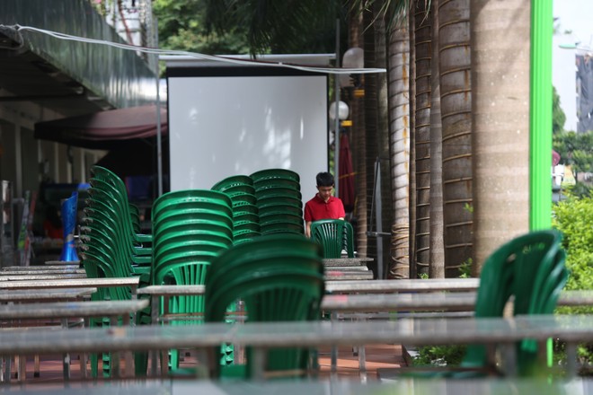 Cảnh các quán nhậu, nhà hàng được ví von là “toang” tại Hà Nội