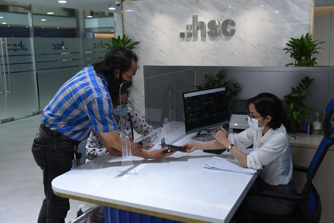Chứng khoán HSC (HCM): Cổ đông lớn đăng ký bán hơn 10,47 triệu cổ phiếu