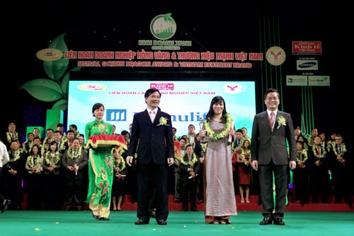 Manulife Việt Nam lần thứ 5 nhận Giải thưởng Rồng Vàng