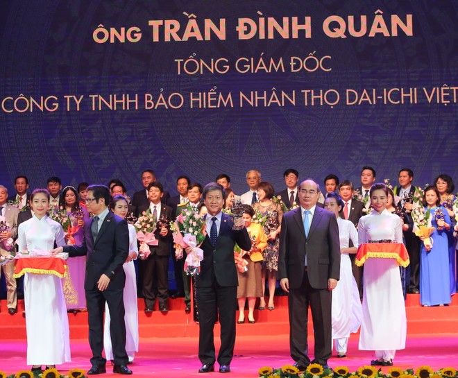 Tổng giám đốc Dai-ichi Life Việt Nam Trần Đình Quân lọt Top 100 doanh nhân Việt Nam tiêu biểu 2016