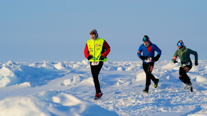 Với cự ly hơn 42 km, cuộc thi Marathon Bắc Cực 2018 được xem là một trong những cuộc thi chạy bộ khắc nghiêt nhất thế giới.