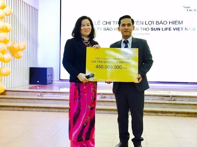 Sun Life Việt Nam chi trả hơn 450 triệu đồng quyền lợi bảo hiểm bệnh hiểm nghèo cho khách hàng 