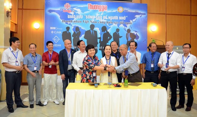 Hiệp hội Doanh nhân Việt Nam ở nước ngoài và Câu lạc bộ Thương gia ký kết giao ước hợp tác