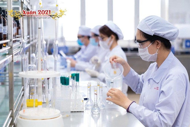 DHG là doanh nghiệp dược generic lớn nhất Việt Nam về hiệu quả hoạt động, hệ thống phân phối và năng lực sản xuất