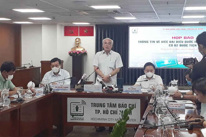 Ông Phan Nguyễn Như Khuê, Trưởng ban Tuyên giáo Thành ủy TP.HCM thông tin tại buổi họp ngày 1/9. 