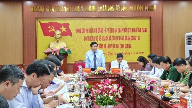 Bộ trưởng Nguyễn Chí Dũng: Sơn La cần đầu tư hạ tầng giao thông, nhưng phải biến thành hành lang kinh tế