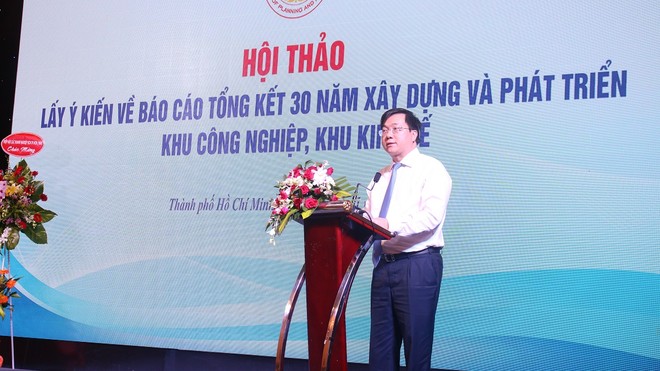 Thứ trưởng Trần Duy Đông phát biểu tại Hội thảo.