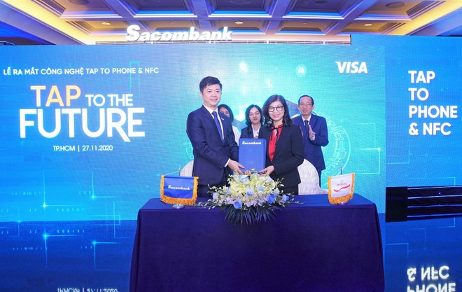 Prudential Việt Nam ký kết triển khai chấp nhận thanh toán không tiếp xúc bằng điện thoại di động
