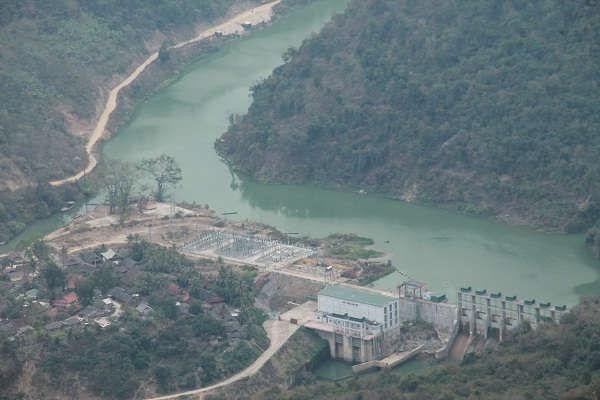 Một khúc sông Nậm Mộ tỉnh Nghệ An dài chỉ 1km có đến 3 nhà máy thủy điện