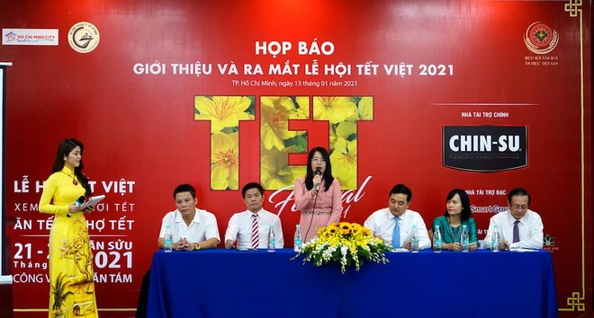 Bà Nguyễn Thị Ánh Hoa, Giám đốc Sở Du Lịch TP.HCM chia sẻ thông tin tại họp báo Lễ hội Tết Việt 2021. Nguồn: Sở Du lịch TP.HCM