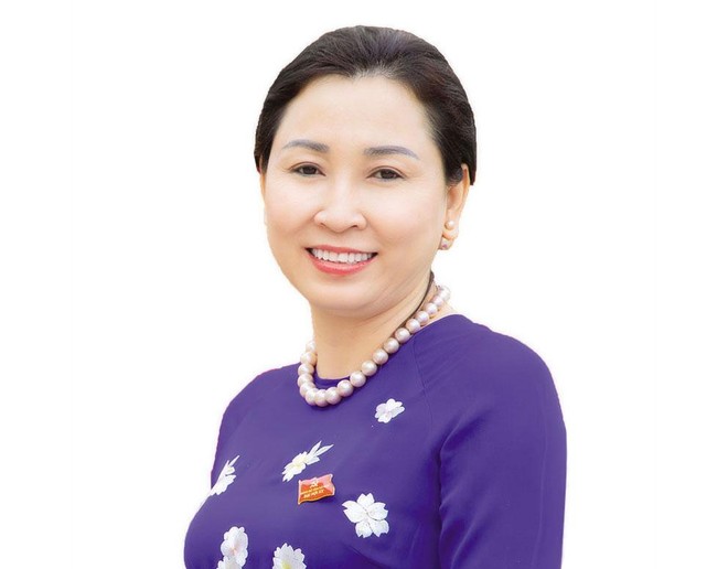 Bà Đinh Thị Lụa, Phó bí thư thường trực Tỉnh ủy Hà Nam