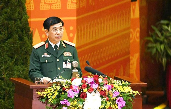 Thứ trưởng Bộ Quốc phòng, Tổng tham mưu trưởng Quân đội nhân dân Việt Nam Phan Văn Giang tham luận tại Đại hội