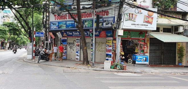 Khu phố cổ Hà Nội đìu hiu, nhiều khách sạn đóng cửa vì chưa thể đón du khách quốc tế.