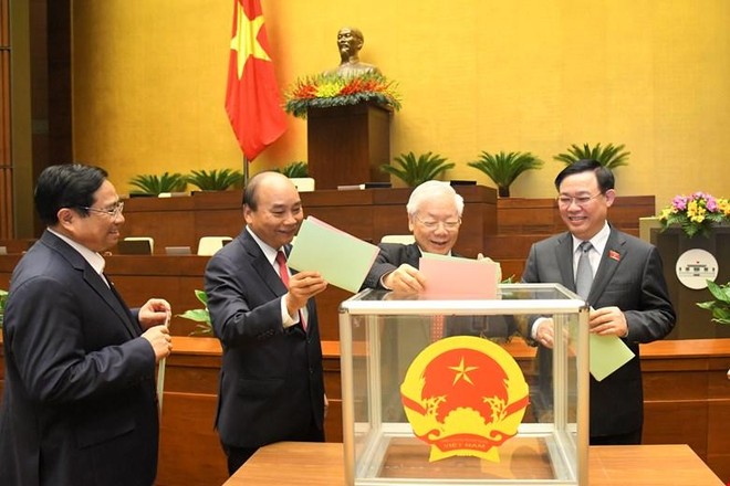 Các vị lãnh đạo cao nhất của Đảng và Nhà nước bỏ phiếu kiện toàn nhân sự tại kỳ họp thứ 11, khóa XIV của Quốc hội - (Ảnh Quochoi.vn).