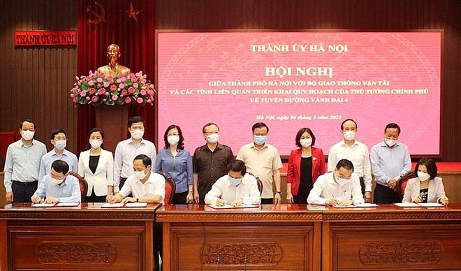 Ký kết Thỏa thuận hợp tác giữa Bộ Giao thông Vận tải và TP. Hà Nội cùng các tỉnh liên quan về triển khai tuyến đường vành đai 4.