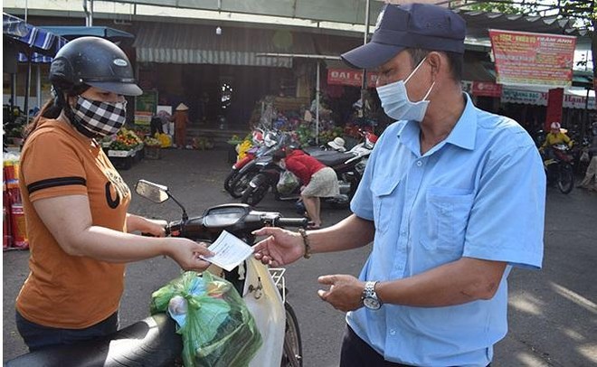 Từ kinh nghiệm ứng phó qua các đợt dịch trước, Ban quản lý các chợ trên địa bàn TP Đà Nẵng đã nhanh chóng kích hoạt các phương án phòng, chống Covid-19 theo chỉ đạo của thành phố.