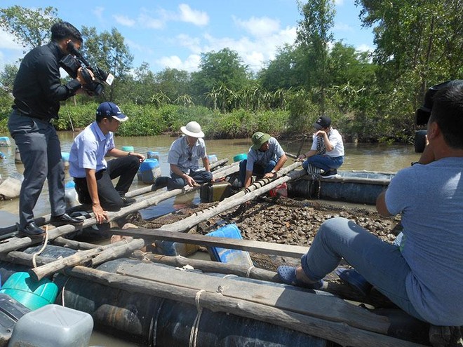 Dự án nuôi hàu trên sông tại Đất Mũi Cà Mau cho hiệu quả kinh tế cao.