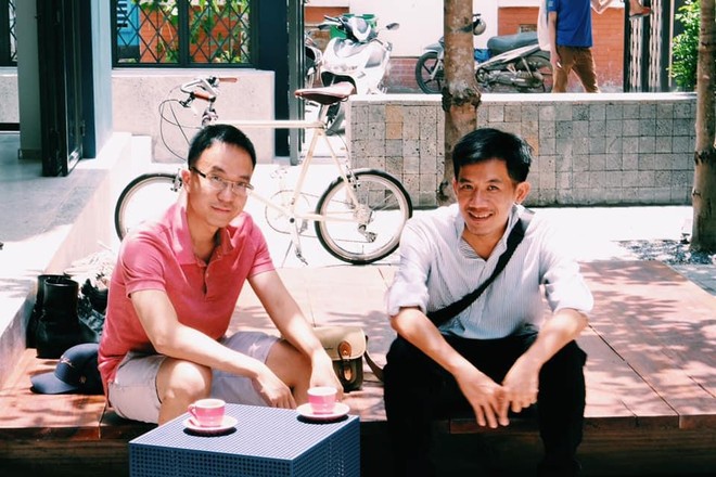 Hải Ninh (bên trái) cùng bạn tại M Village (Nguồn: Trang cá nhân nhân vật).