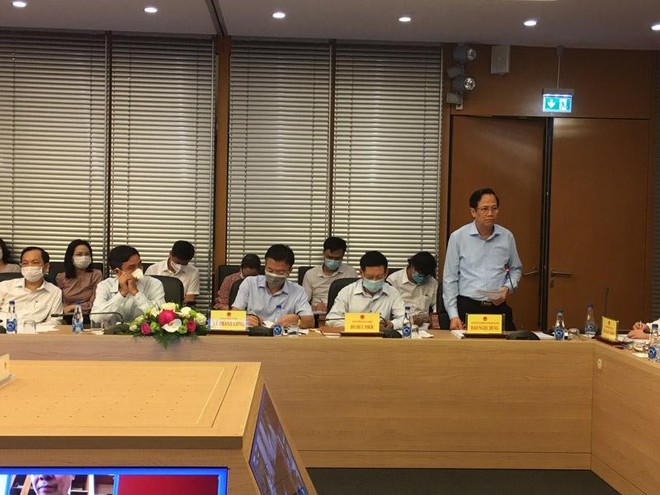 Bộ trưởng Bộ Lao động, Thương binh - xã hội Đào Ngọc Dung phát biểu tại phiên họp.
